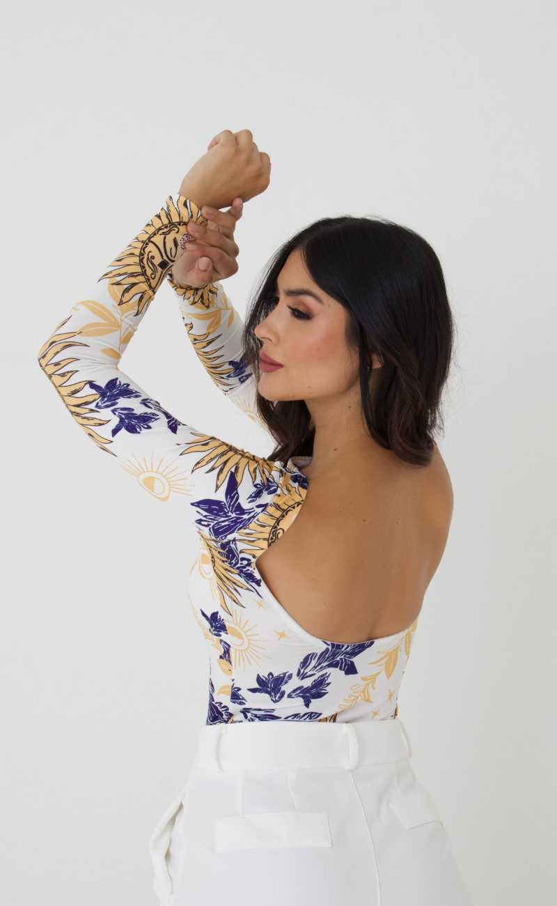 Body en licra amorella con estampado de soles