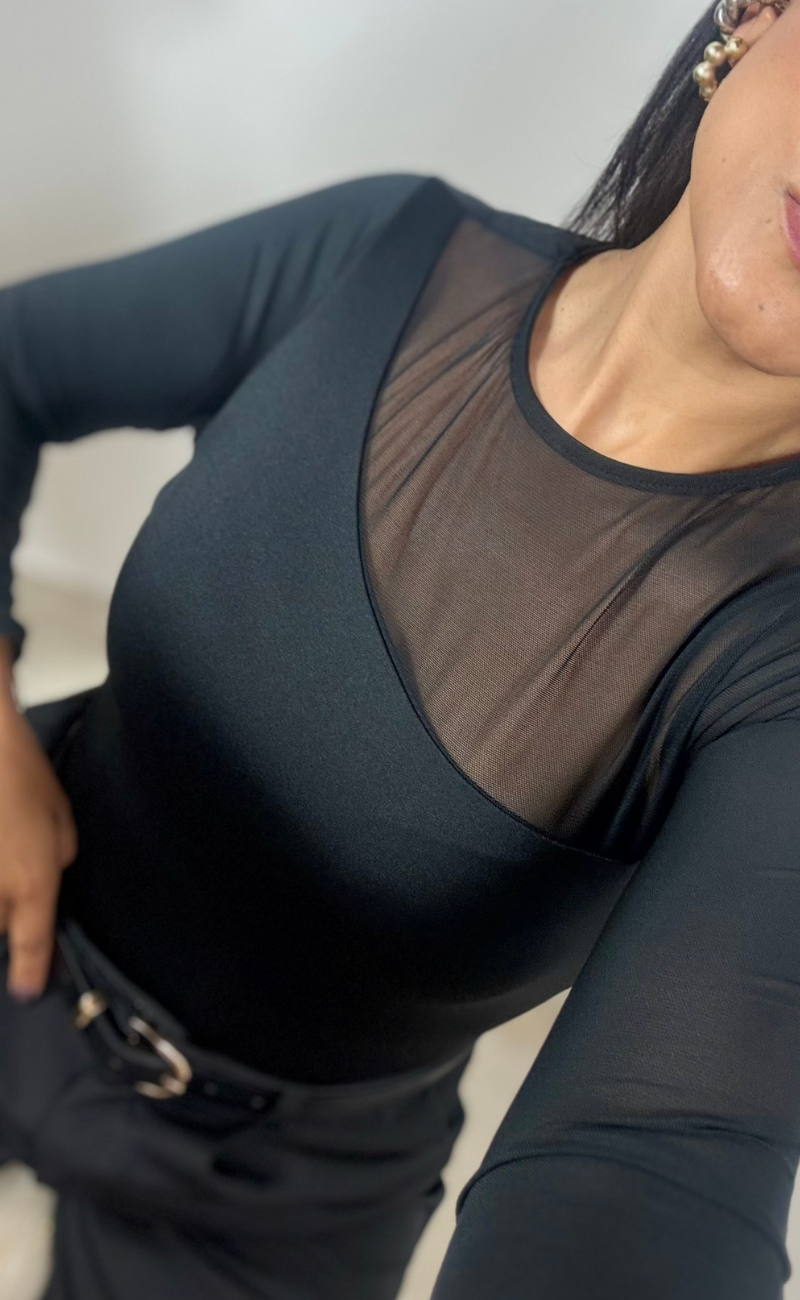 Body asimétrico en licra amorella con transparencias