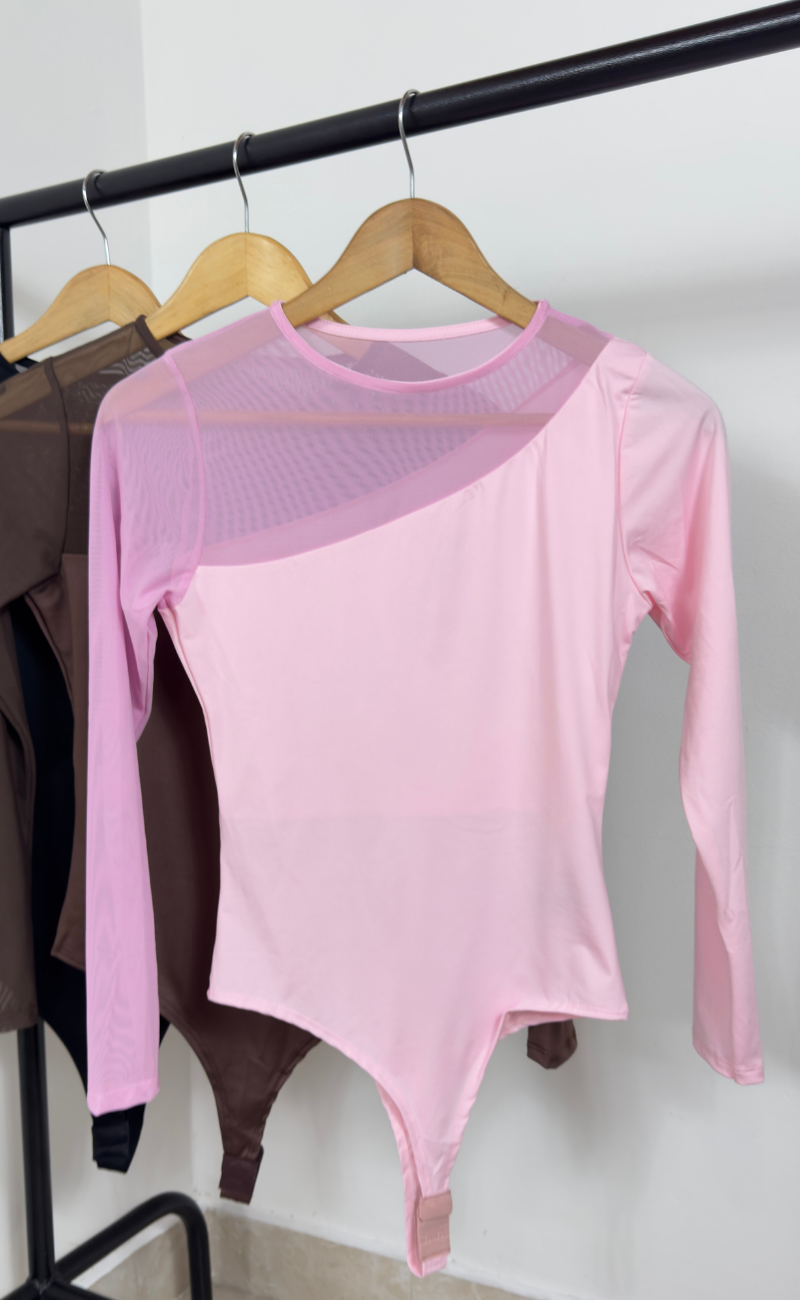 Body asimétrico en licra amorella con transparencias