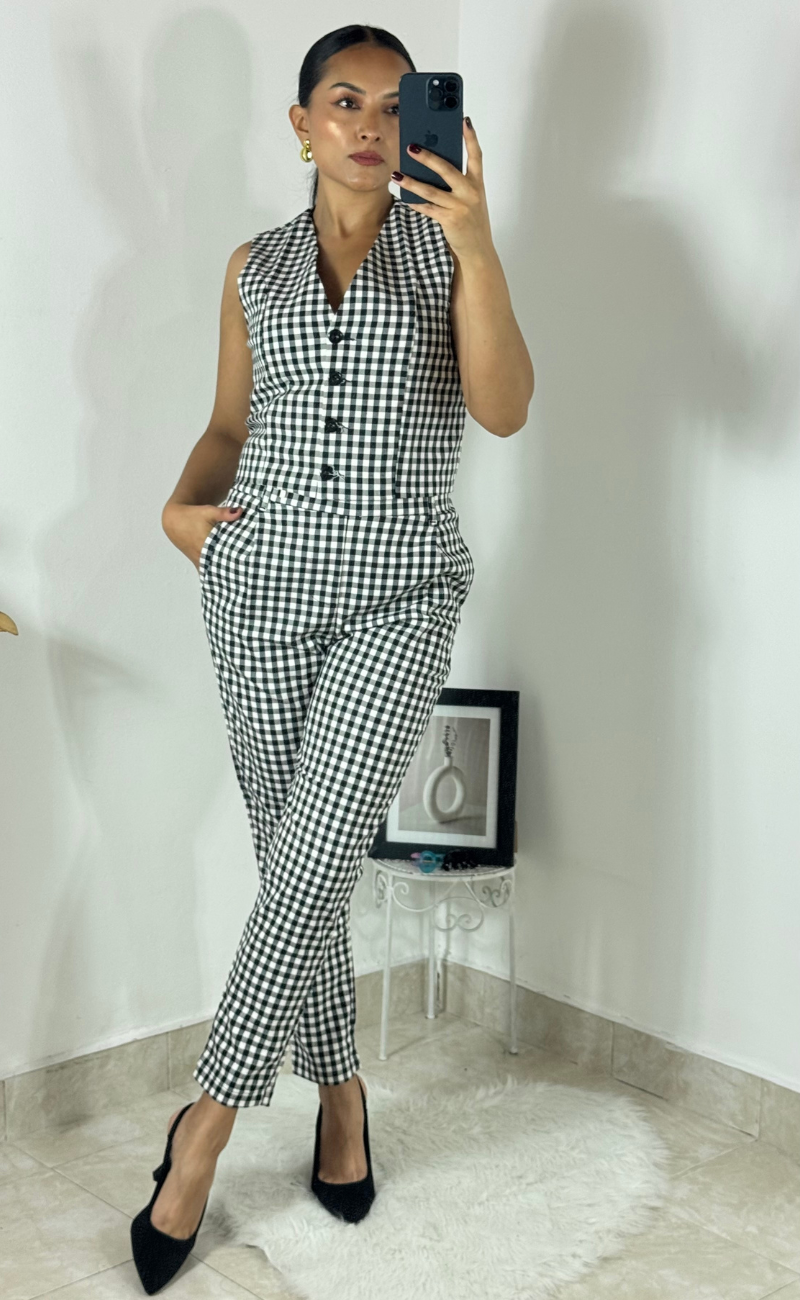 Set Chaleco y Pantalón - Talla L