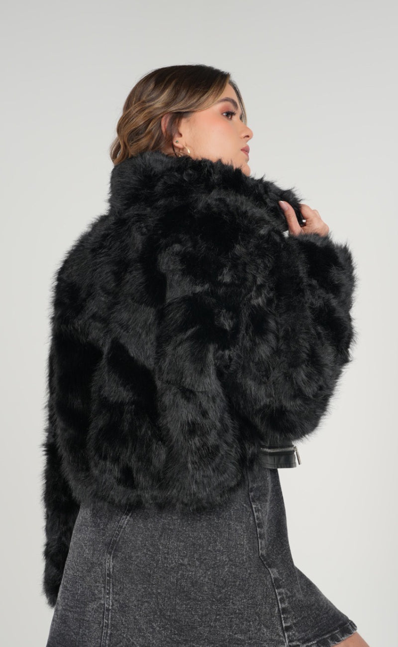 Chaqueta en peluche sintético – Negro