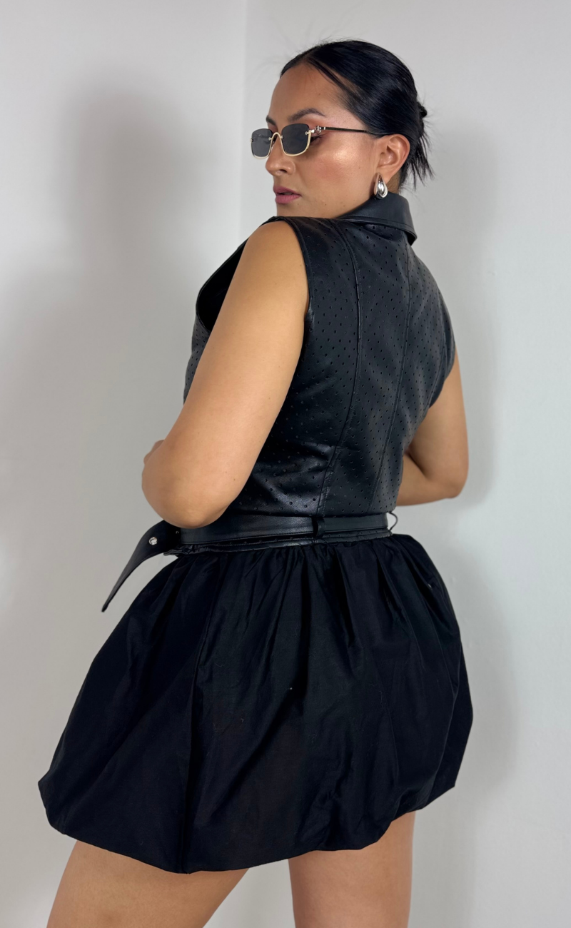 Falda corta tipo globo