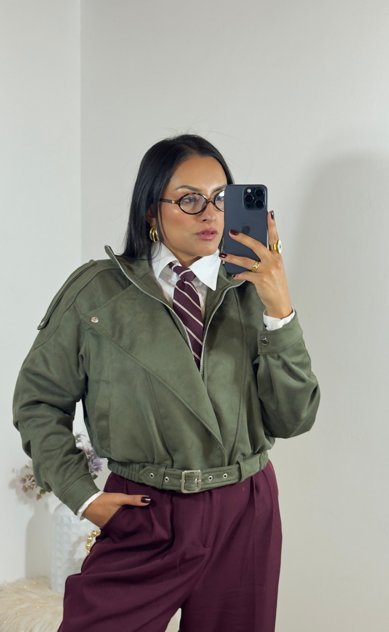 Chaqueta en Gamuza con Forro y Cremallera Metalizada