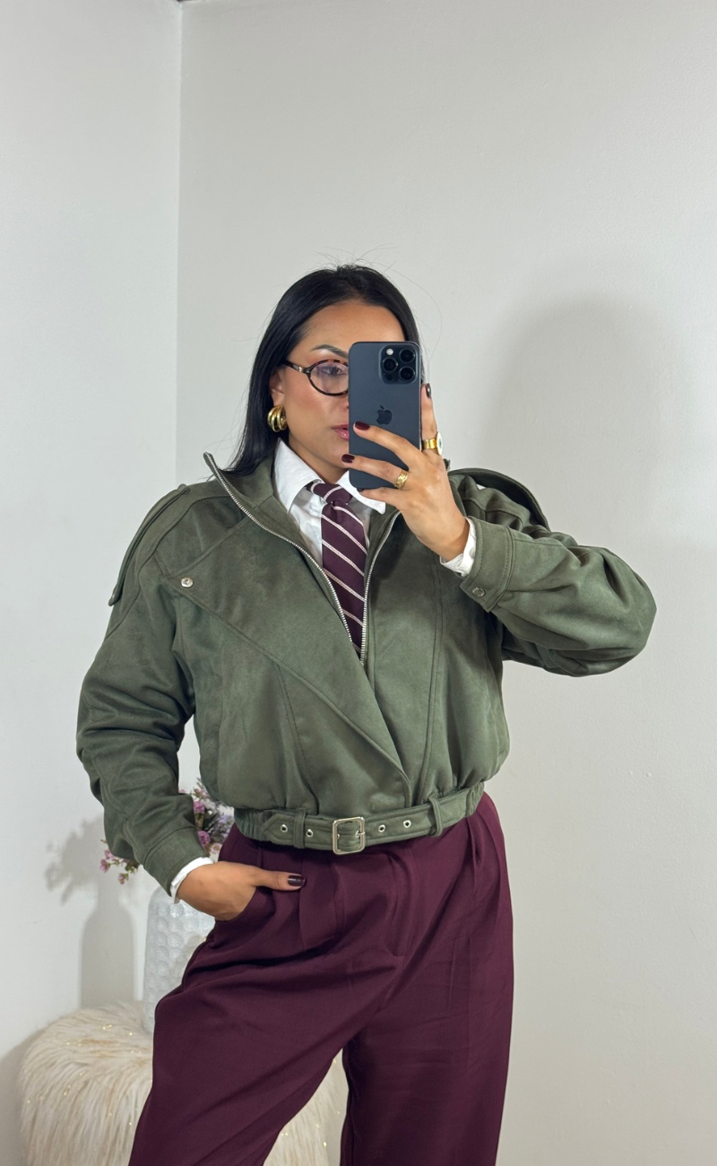 Chaqueta en Gamuza con Forro y Cremallera Metalizada