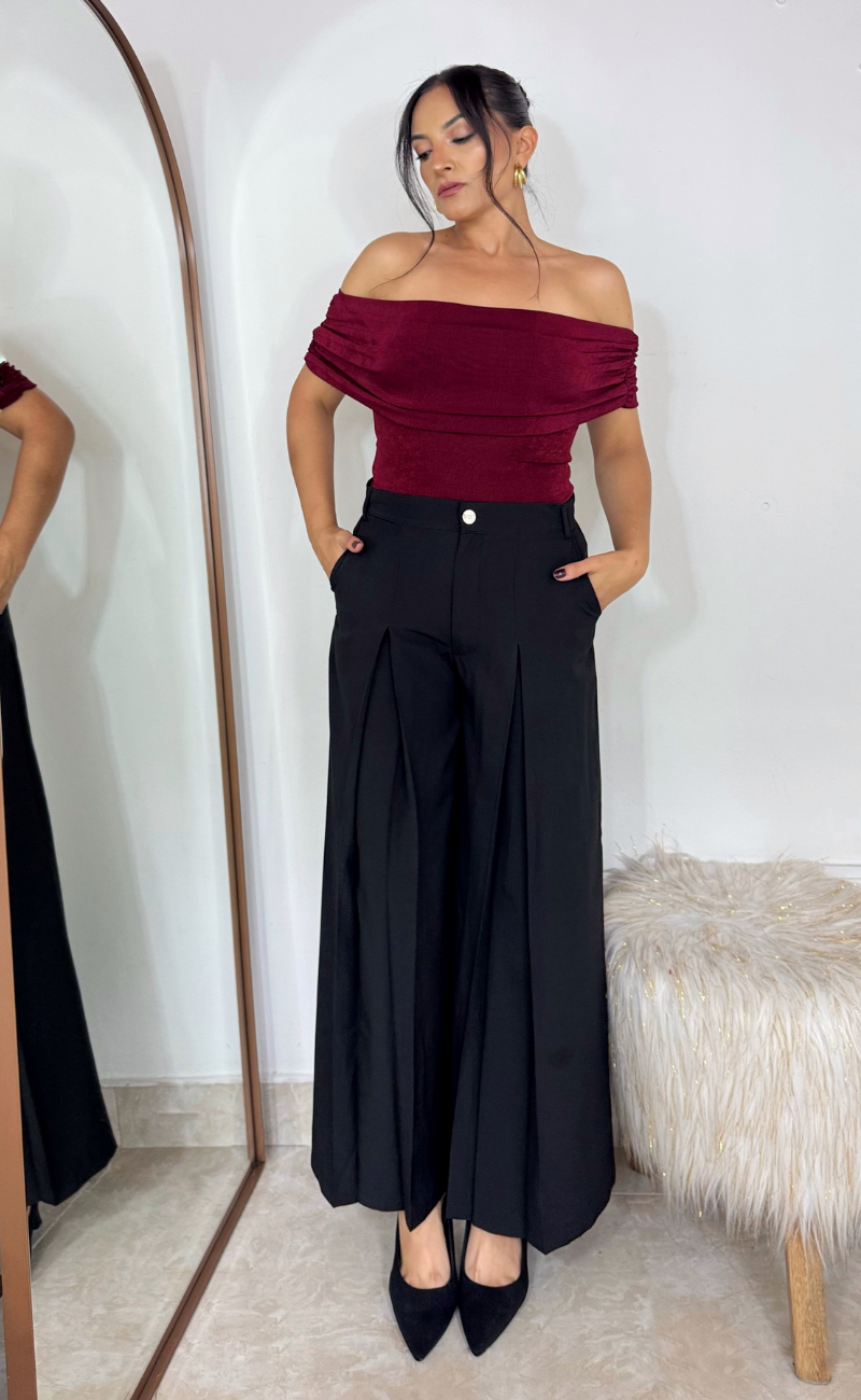 Pantalón Negro Recto con Pinzas Frontales – Oficina y Casual