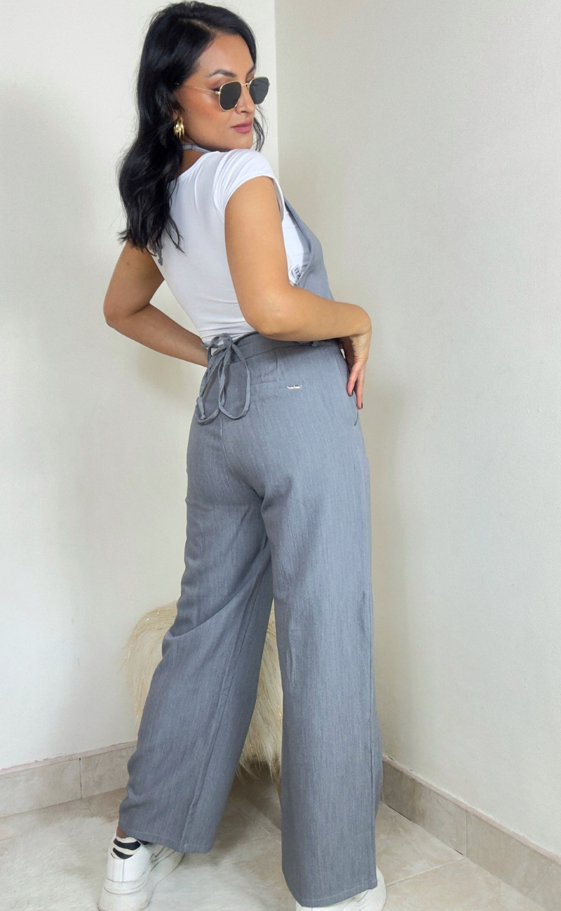 Set de chaleco halter y pantalón recto gris claro- Talla ML