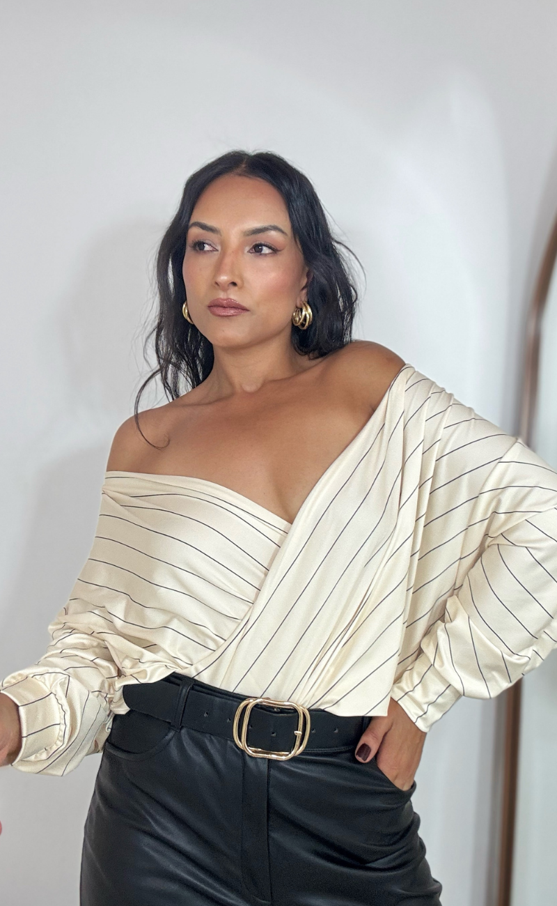 Blusa de Rayas Marfil — Silueta Globo con Escote en V