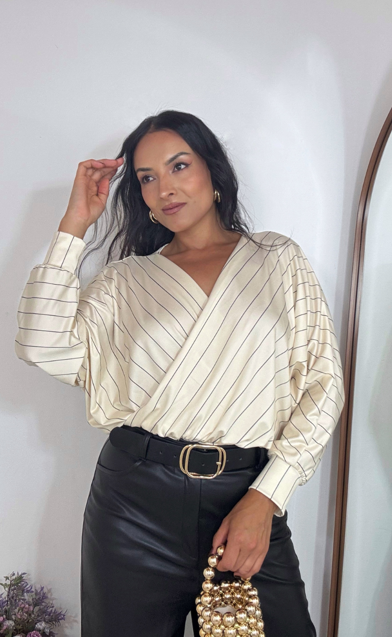 Blusa de Rayas Marfil — Silueta Globo con Escote en V