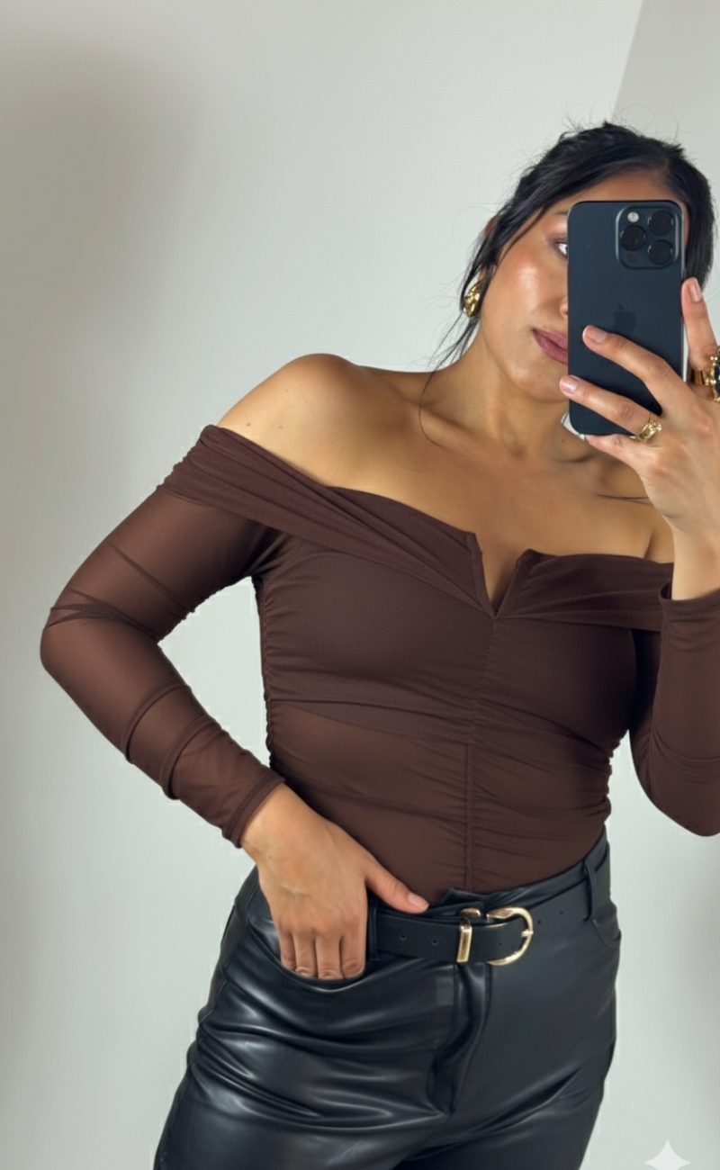 Blusa “Sensual Chic”- Cafe