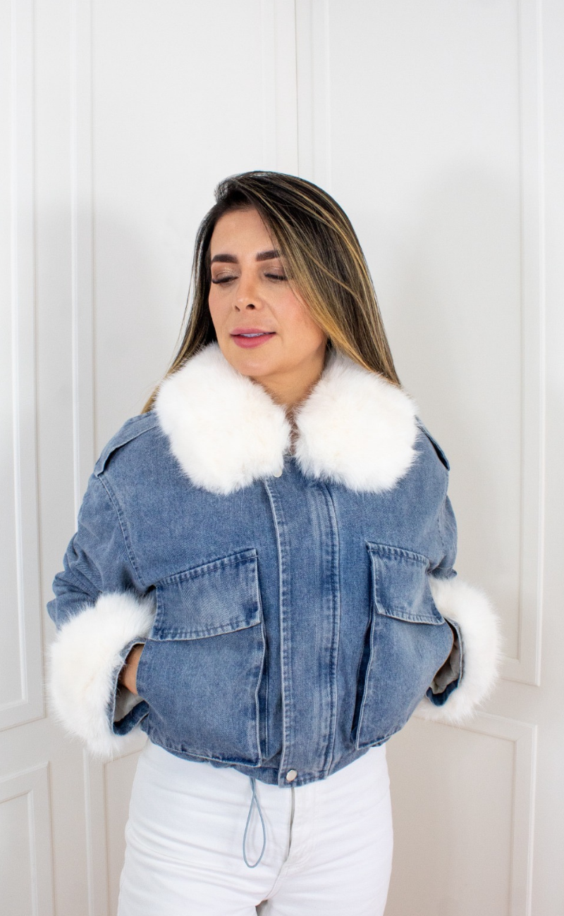 Chaqueta en jean afelpada con detalles en peluche