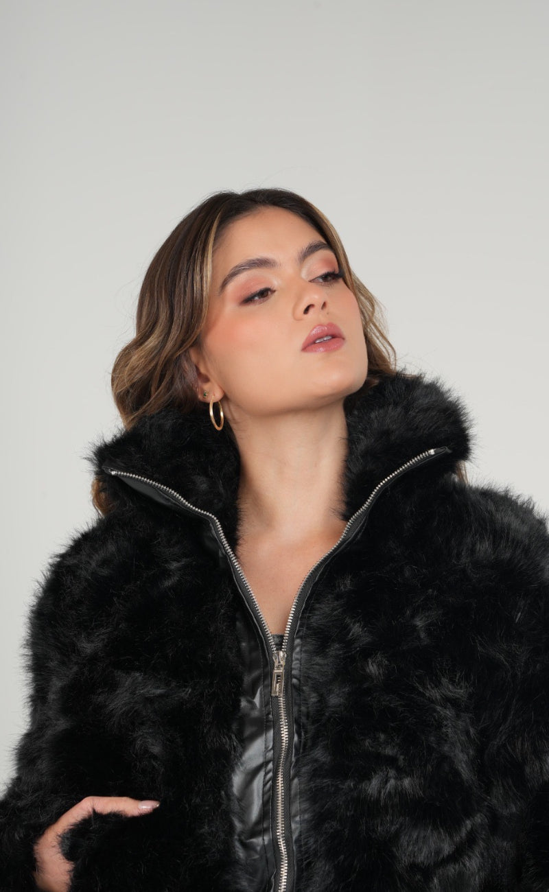 Chaqueta en peluche sintético – Negro