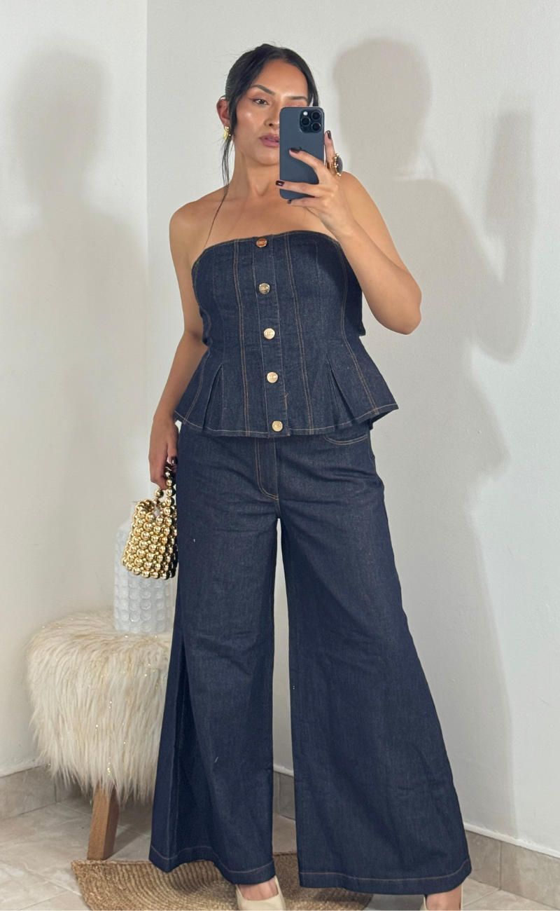 Set de Jean Ligero: Top Strapless y Pantalón Talle Alto